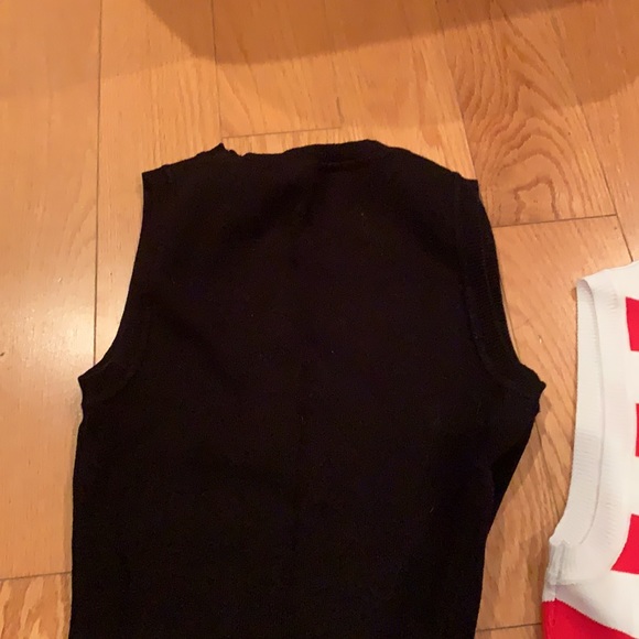 Size small Zara. Comes with a red and white shirt as well as a black one - Picture 7 of 8